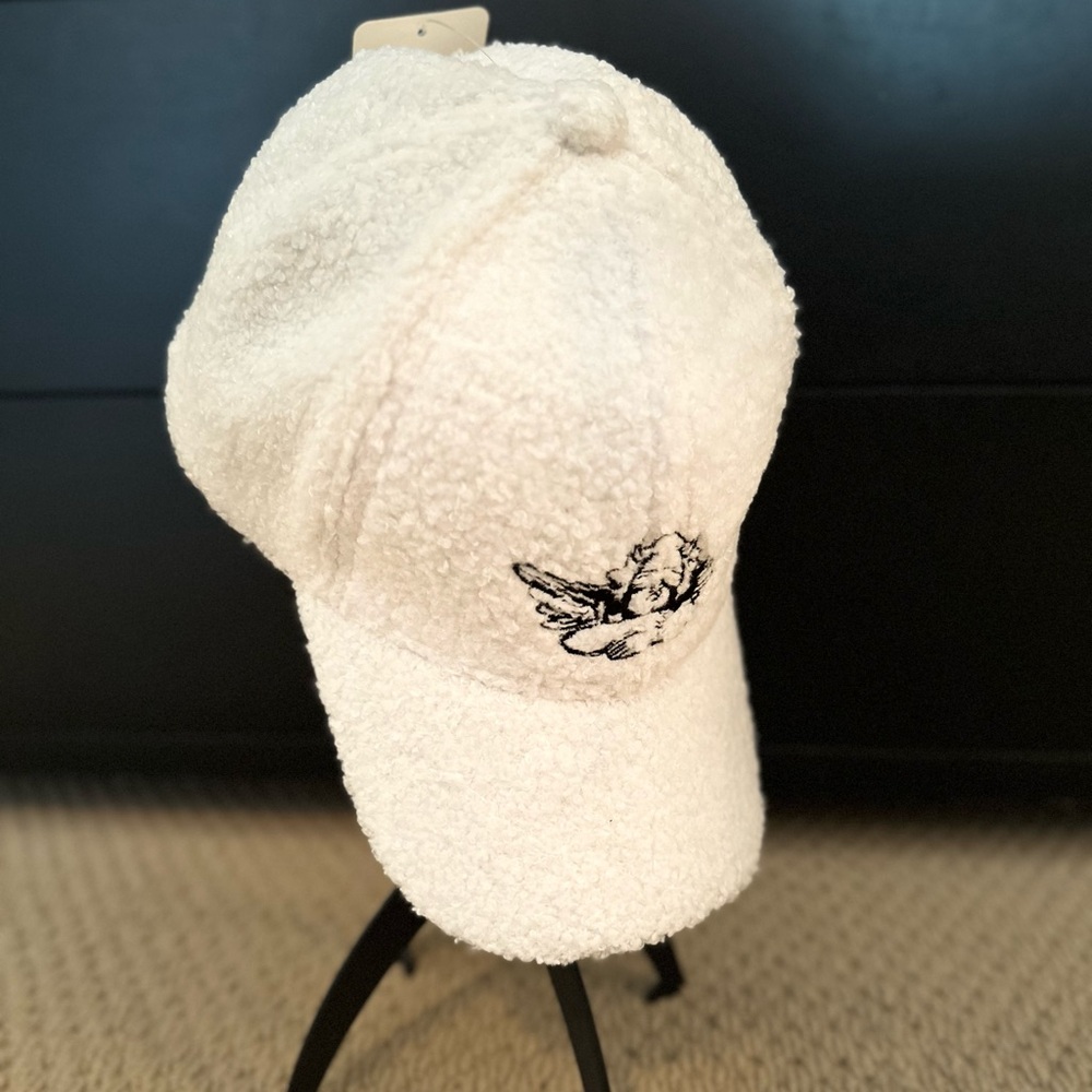 Brand new nwt White Sherpa baseball Cap boys lie O/S cream